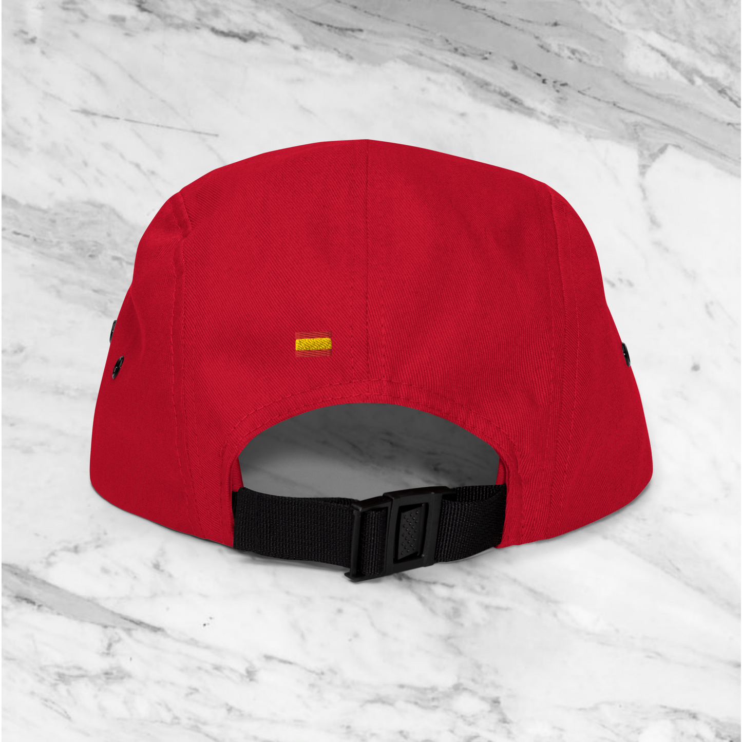 Gorra "bandera" bordada.