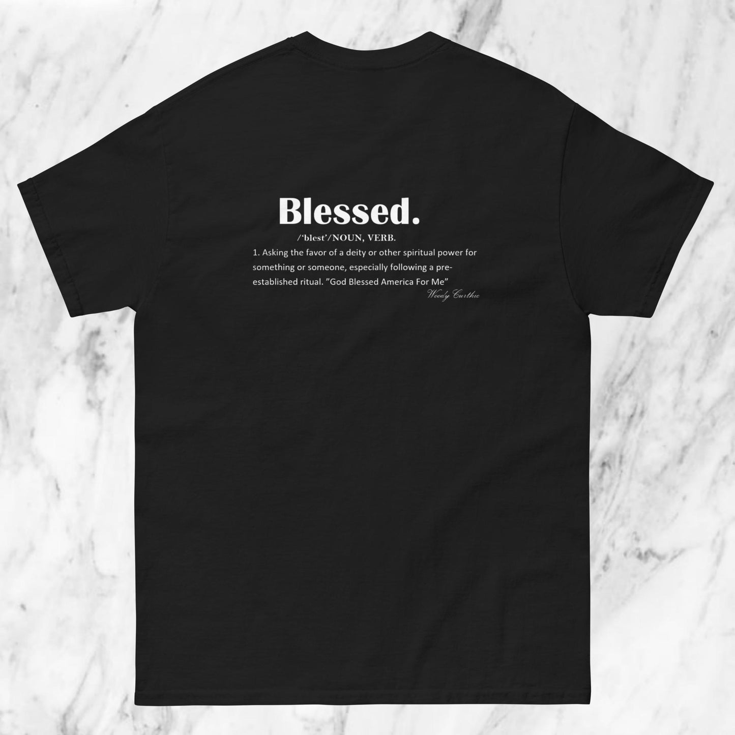 Camiseta negra "BLESSED" con logo bordado.